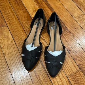 Journee Collection flats